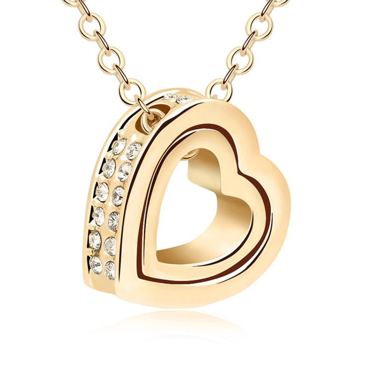 Kurze Halskette mit doppeltem herzförmigem Kristallanhänger