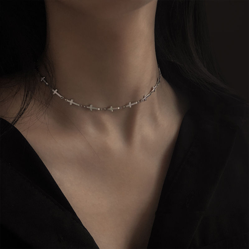 Double-row choker with a frosted cross