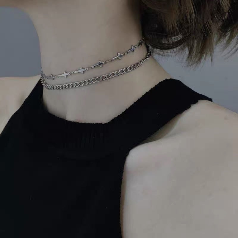 Double-row choker with a frosted cross