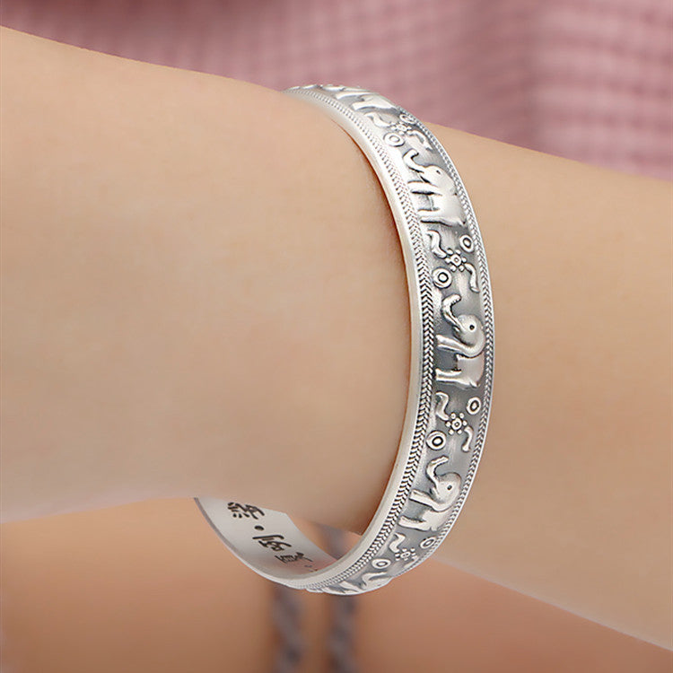 Elefantenarmband im ethnischen Stil, markantes Design