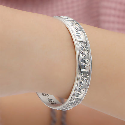 Elefantenarmband im ethnischen Stil, markantes Design