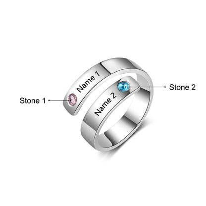 Personalisierter Ring mit individueller Namensgravur und Geburtsstein