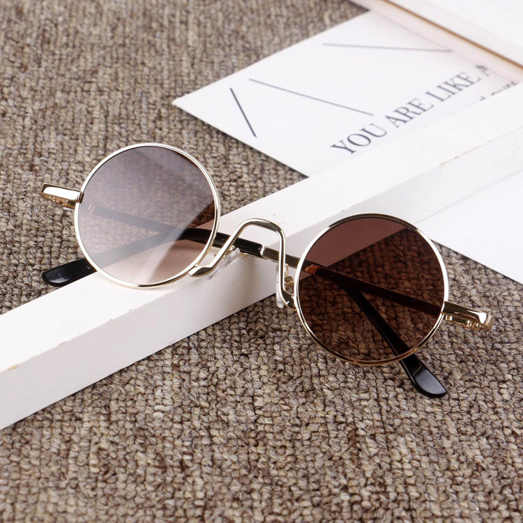Retro summer sunglasses, a personality statement