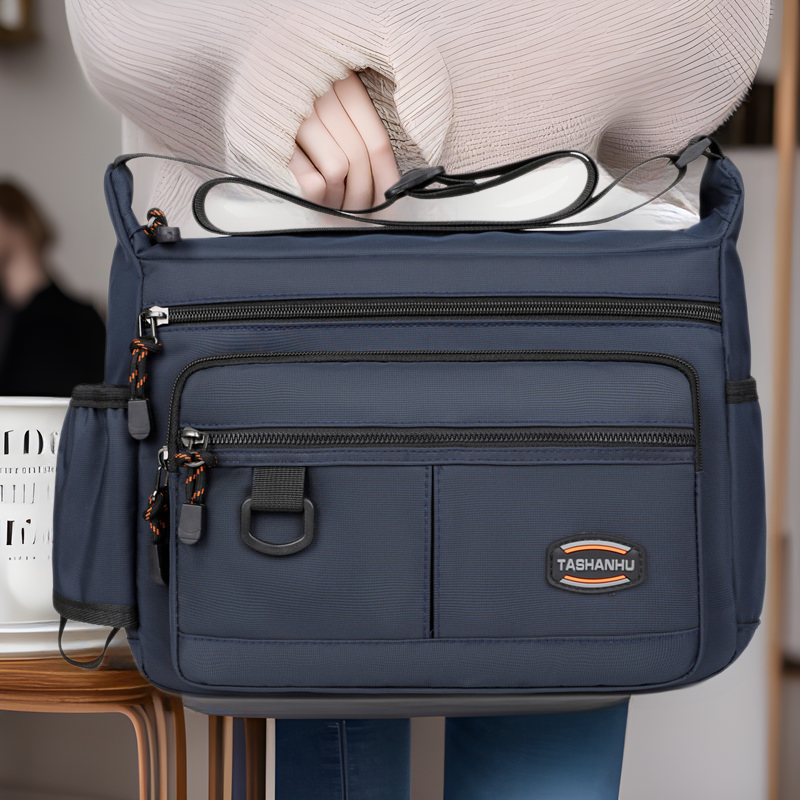 Men's leisure shoulder bag with large capacity