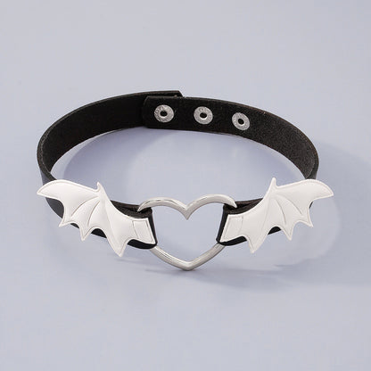 Gothic-Punk-Choker mit Vampirherz und Flügeln