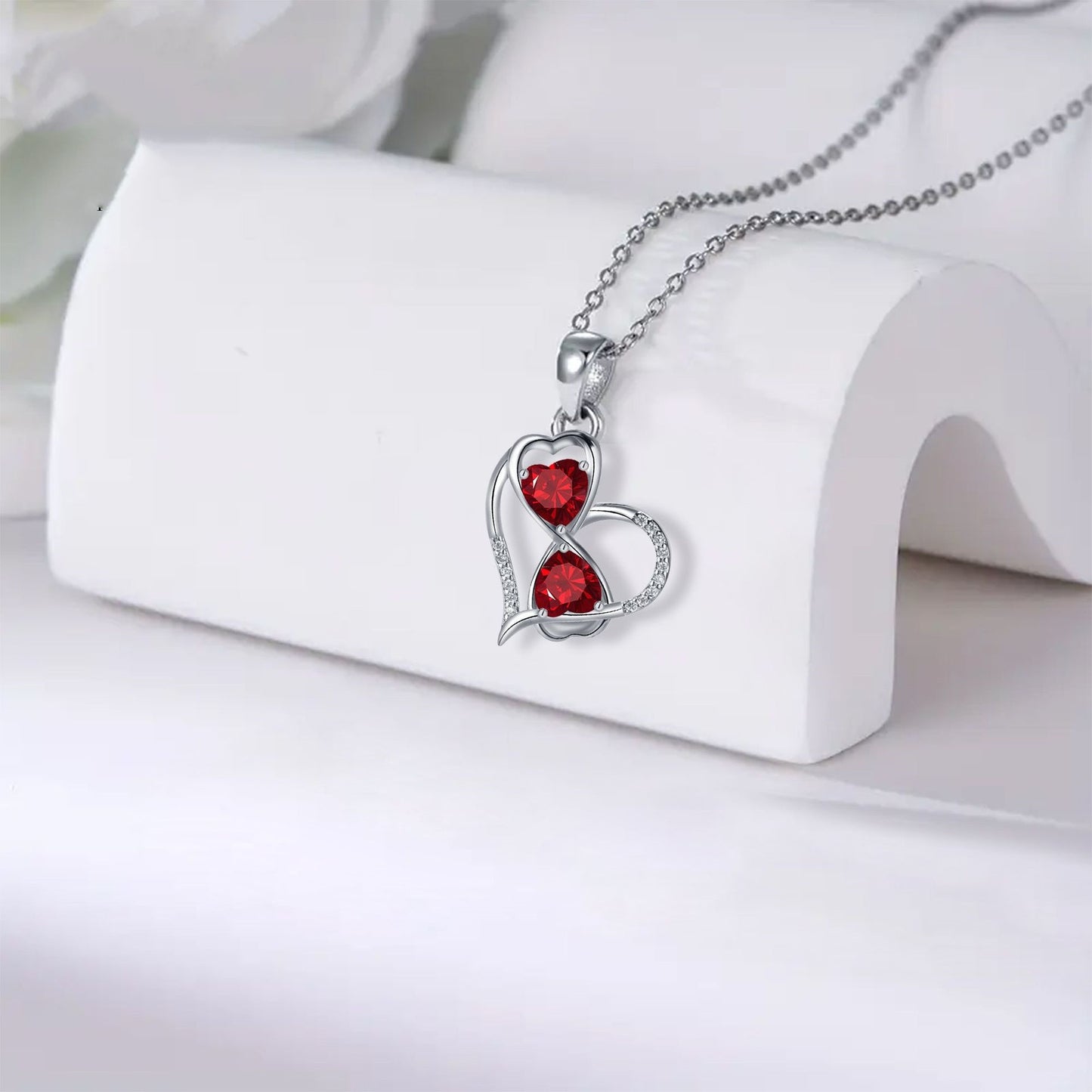 Modische Halskette mit Unendlichkeits-Herzanhänger