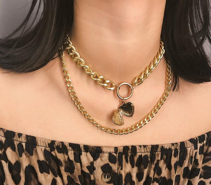 Metal heart choker necklace for women