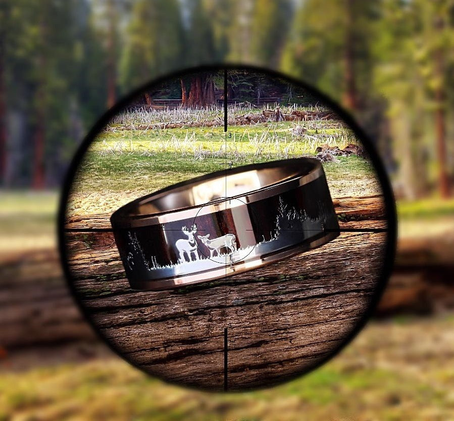 Personalized men's ring made of stainless steel with wood grain silhouette design