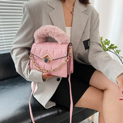 autenförmige Ein-Schulter-Messenger-Tasche mit Kette