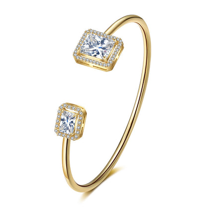 Schlichtes Damenarmband mit hochwertigem tropfenförmigem Schmuckstein und quadratischem Zirkon