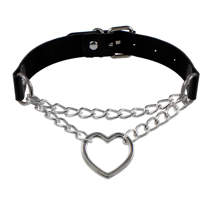 Modischer Damen-Choker mit herzförmigem Lederanhänger und Kette