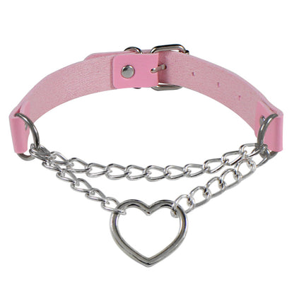Modischer Damen-Choker mit herzförmigem Lederanhänger und Kette