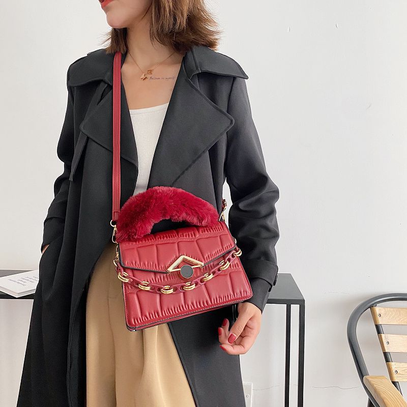 autenförmige Ein-Schulter-Messenger-Tasche mit Kette