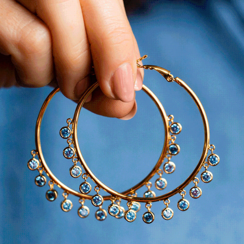 Fashionable large hoop earrings in European and American boho style