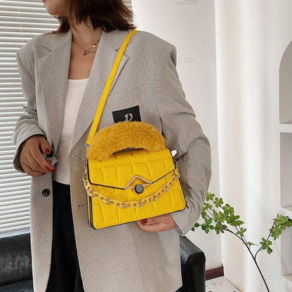 autenförmige Ein-Schulter-Messenger-Tasche mit Kette