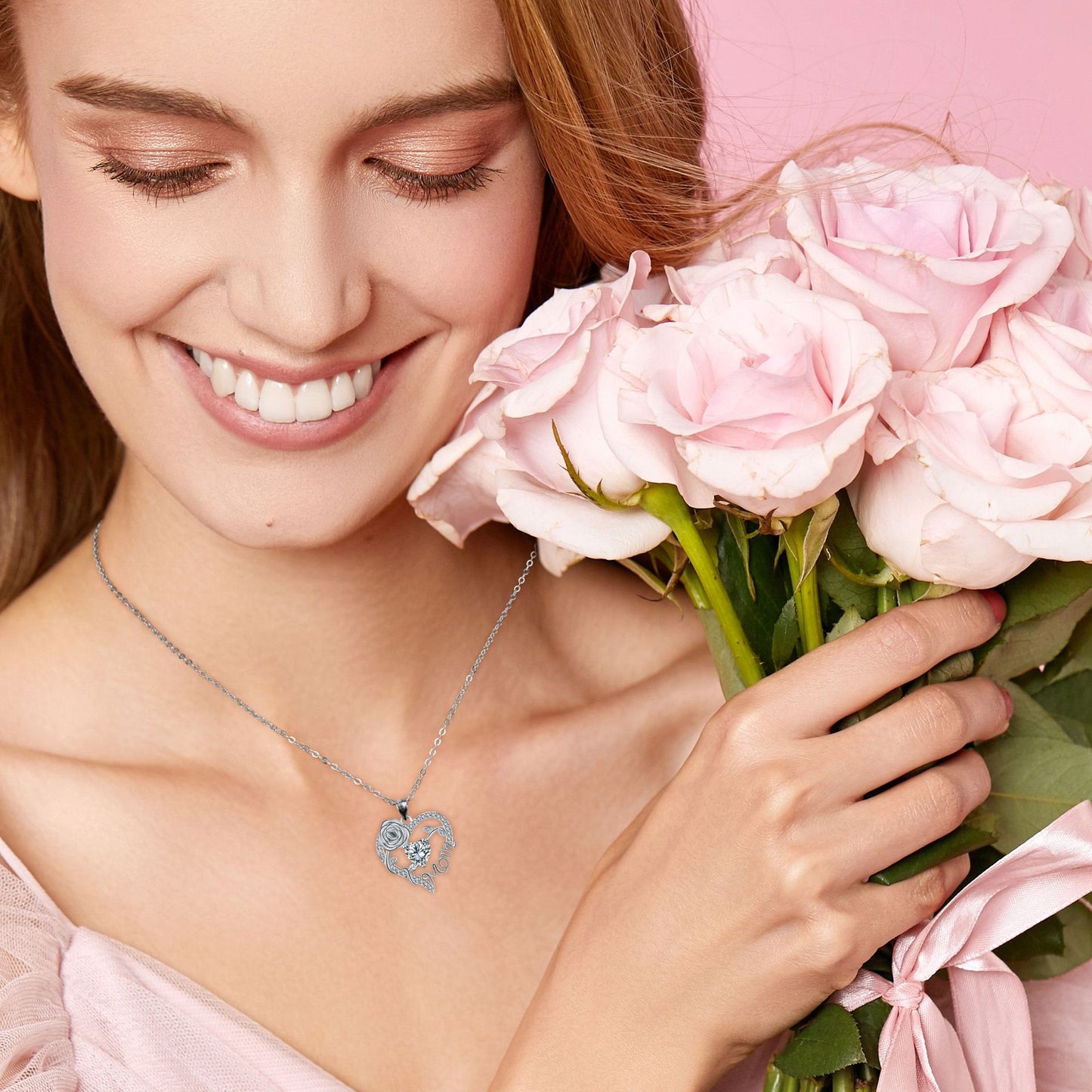 Elegante Halskette mit herzförmigem Rosen-Anhänger