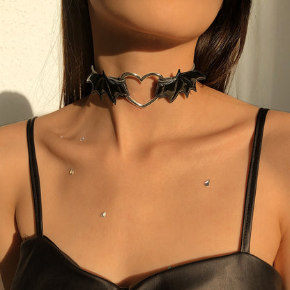 Gothic-Punk-Choker mit Vampirherz und Flügeln