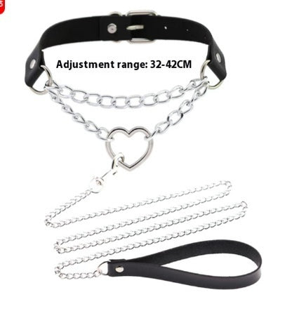 Modischer Damen-Choker mit herzförmigem Lederanhänger und Kette