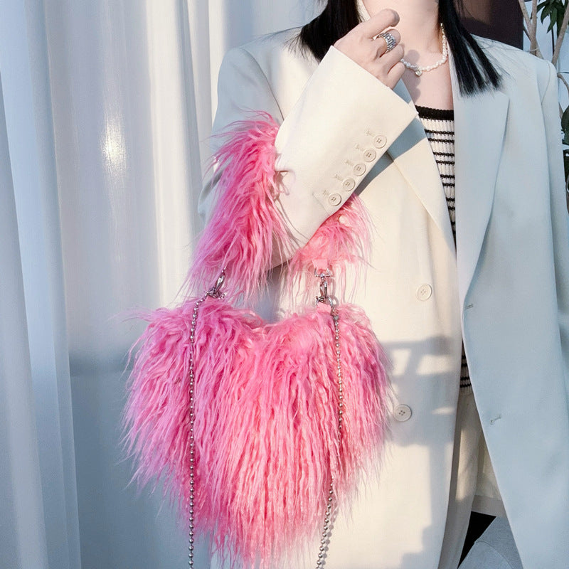 Damenhandtasche aus Wolle mit Kettenriemen