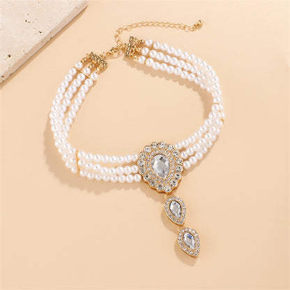 Mehrlagige Perlenkette mit Schmuckstein-Anhänger