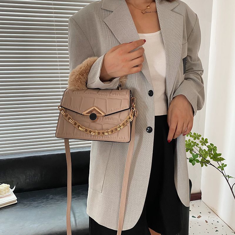 autenförmige Ein-Schulter-Messenger-Tasche mit Kette