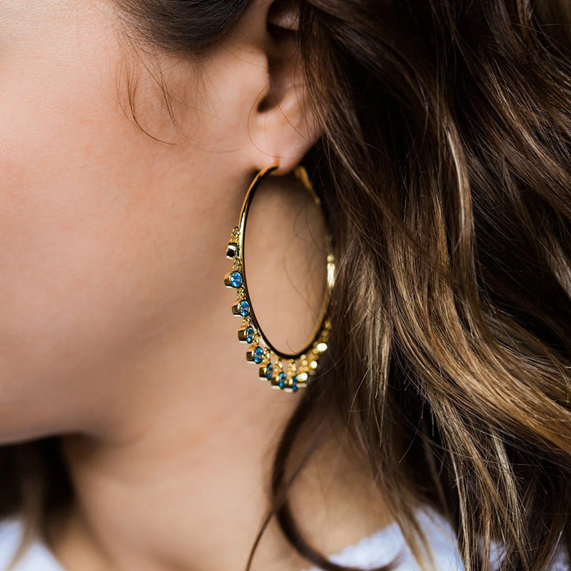 Fashionable large hoop earrings in European and American boho style