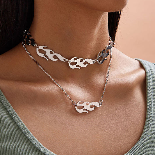 Mehrlagige Punk-Choker-Halskette mit Flammenmotiv
