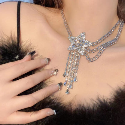 Damen-Halskette mit fünfzackigem Stern, Zirkon und Quaste